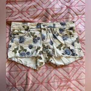#252 Floral shorts